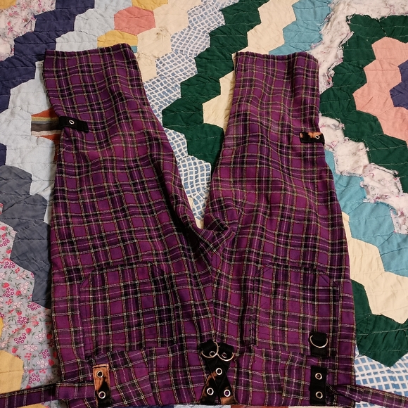 Purple Plaid Knee Length Pants - Picture 5 of 16